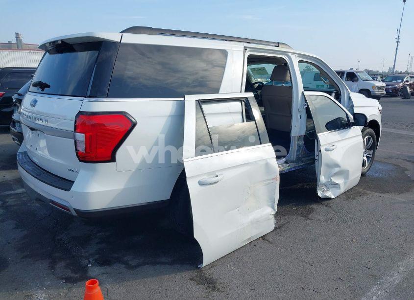 Photo 4 of 2024 Ford Expedition XLT MAX (VIN 1FMJK1J87REA15468)