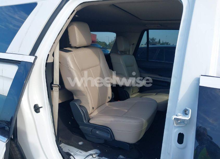 Photo 8 of 2024 Ford Expedition XLT MAX (VIN 1FMJK1J87REA15468)