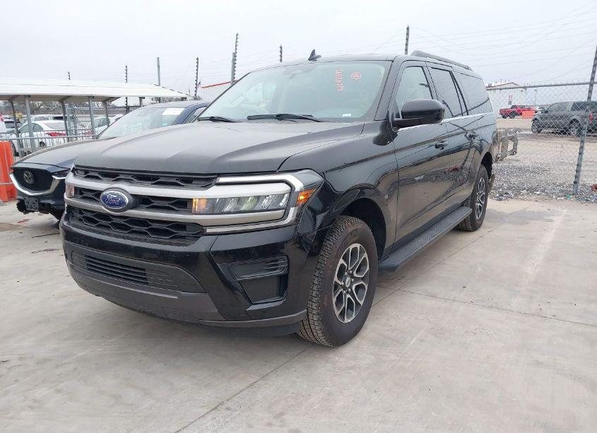 Photo 2 of 2024 Ford Expedition XLT MAX (VIN 1FMJK1J87REA48003)