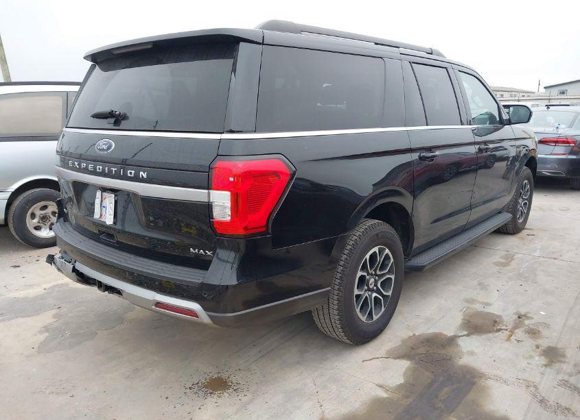 Photo 4 of 2024 Ford Expedition XLT MAX (VIN 1FMJK1J87REA48003)