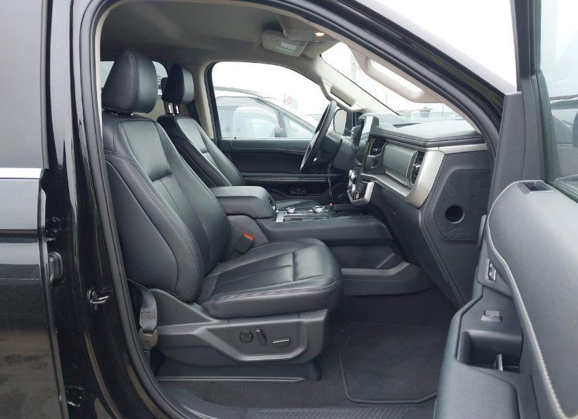 Photo 5 of 2024 Ford Expedition XLT MAX (VIN 1FMJK1J87REA48003)