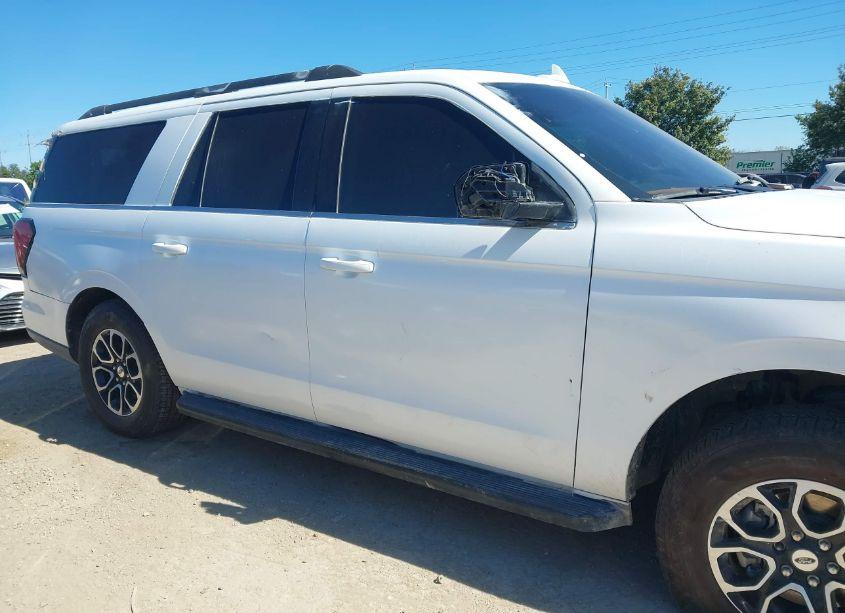 Photo 13 of 2023 Ford Expedition XLT MAX (VIN 1FMJK1J88PEA16318)