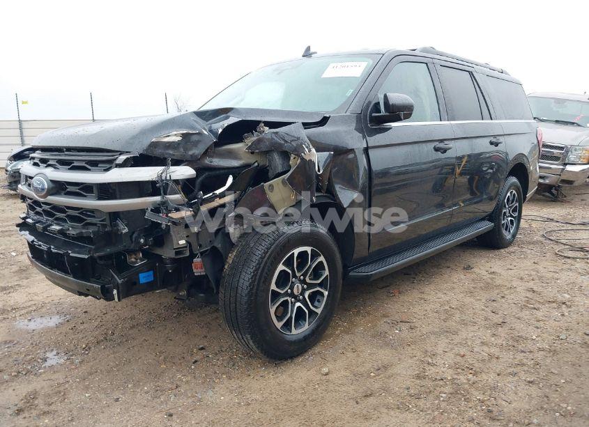 Photo 2 of 2024 Ford Expedition XLT MAX (VIN 1FMJK1J88REA11459)