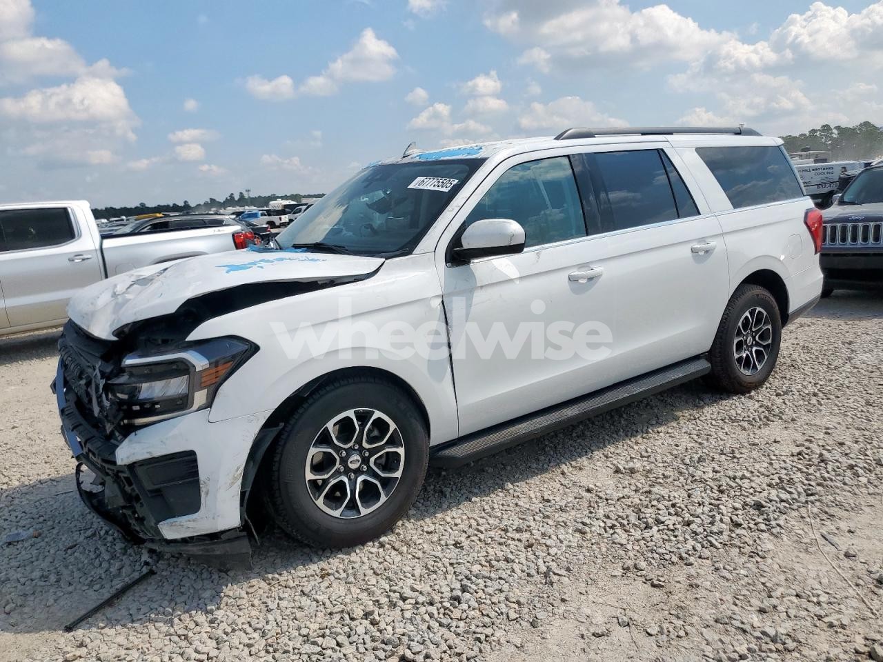 2024 FORD EXPEDITION MAX XLT (VIN 1FMJK1J8XREA29588) main photo