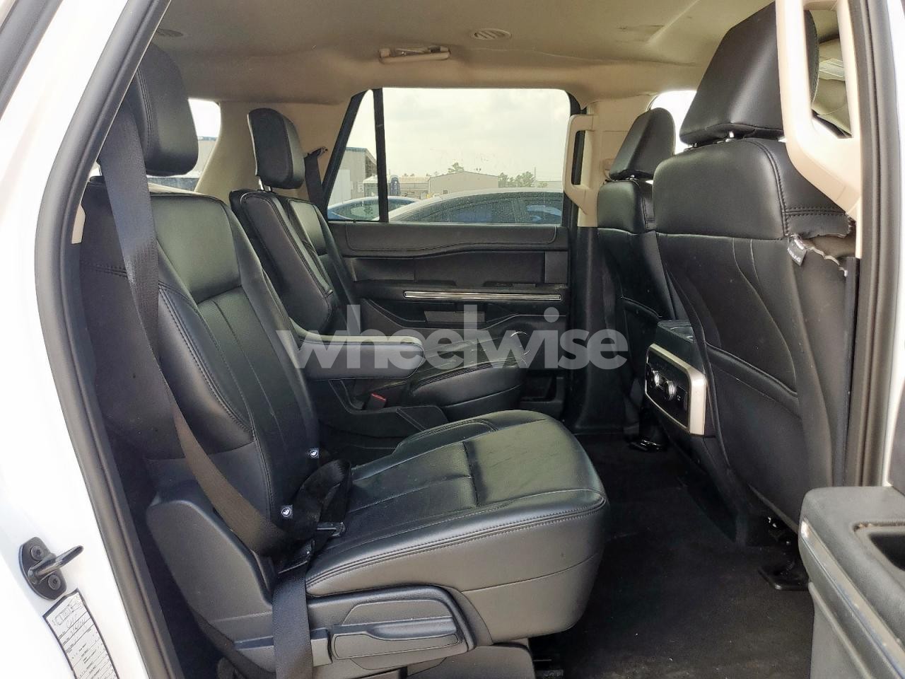 Photo 11 of 2024 FORD EXPEDITION MAX XLT (VIN 1FMJK1J8XREA29588)