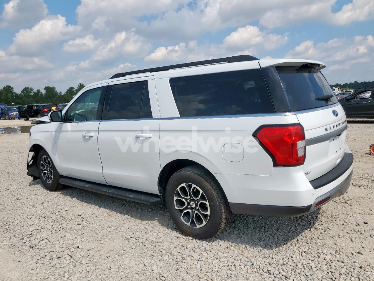 Photo 2 of 2024 FORD EXPEDITION MAX XLT (VIN 1FMJK1J8XREA29588)