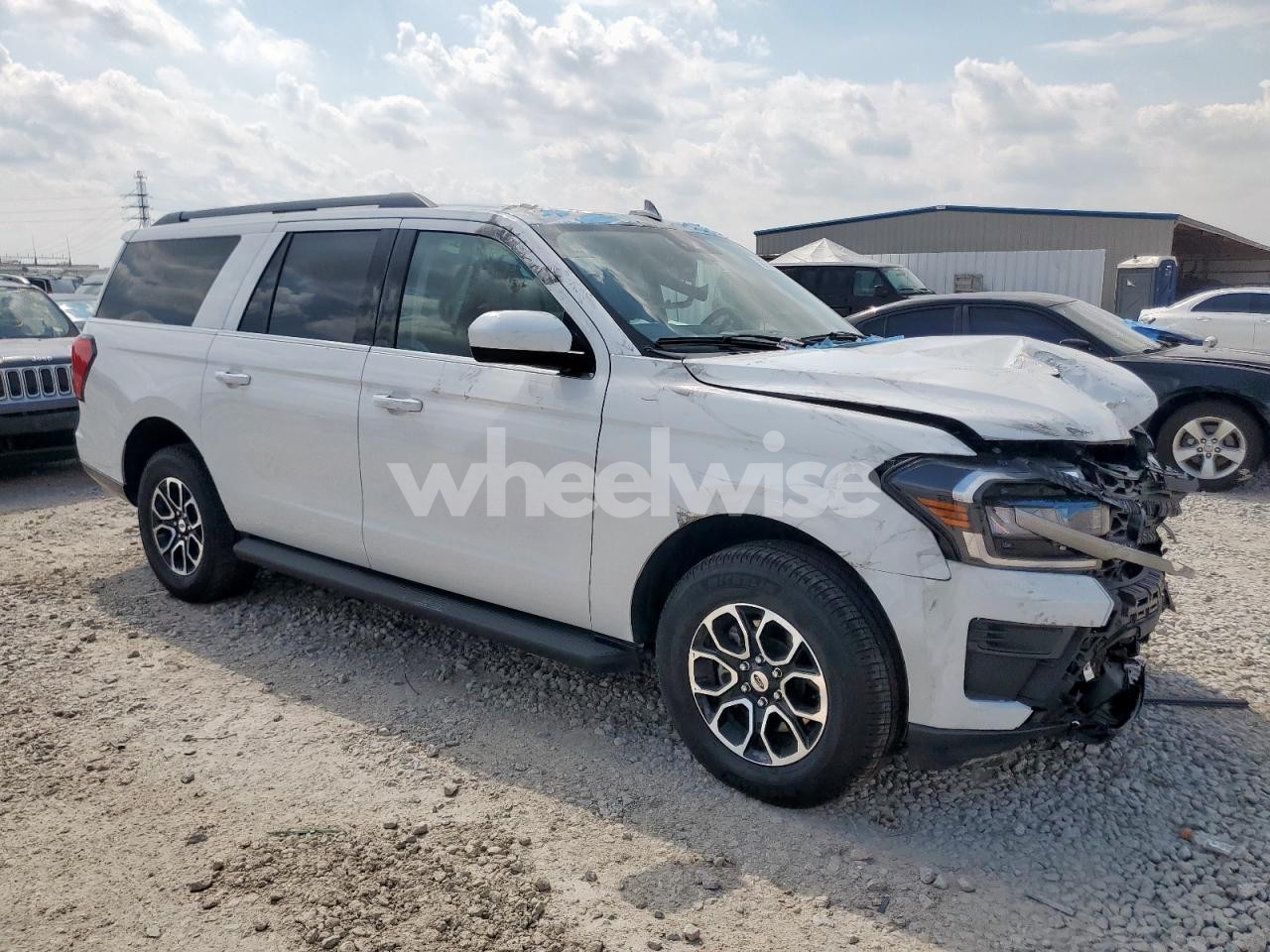 Photo 4 of 2024 FORD EXPEDITION MAX XLT (VIN 1FMJK1J8XREA29588)