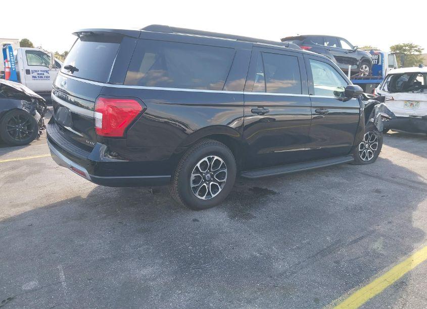 Photo 4 of 2024 Ford Expedition XLT MAX (VIN 1FMJK1J8XREA30076)