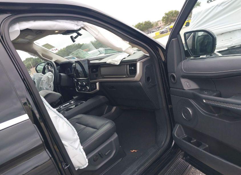 Photo 5 of 2024 Ford Expedition XLT MAX (VIN 1FMJK1J8XREA30076)