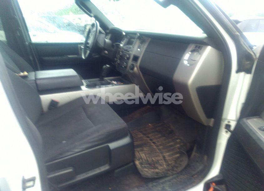 Photo 5 of 2016 Ford Expedition EL XLT (VIN 1FMJK1JT0GEF28286)