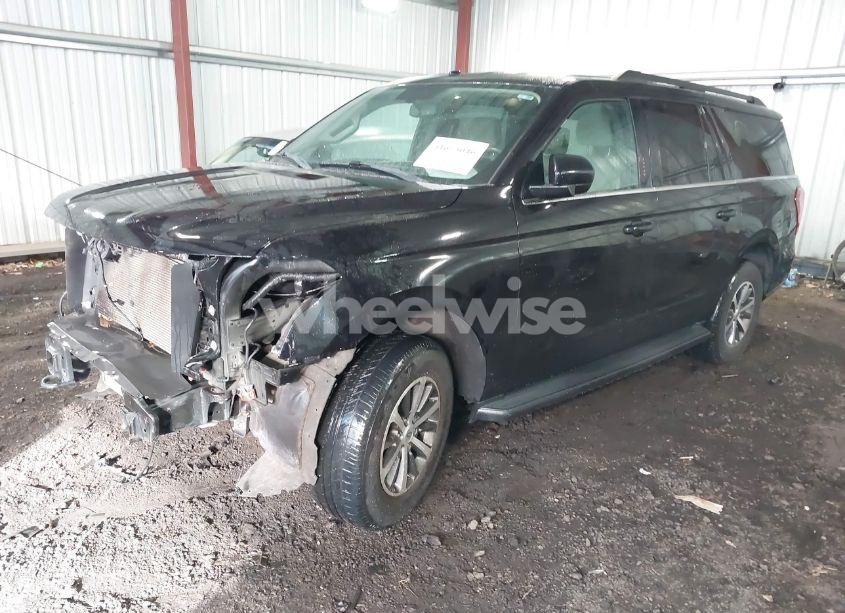 Photo 2 of 2019 Ford Expedition MAX XLT (VIN 1FMJK1JT0KEA49682)