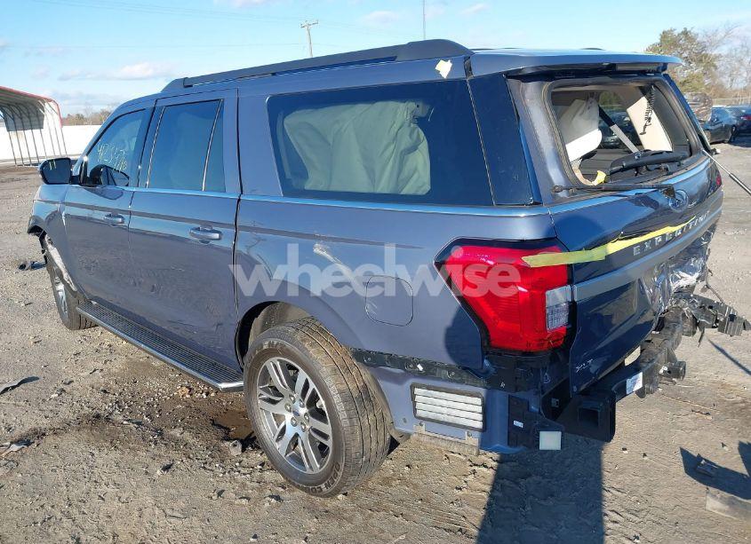 Photo 3 of 2022 Ford Expedition XLT MAX (VIN 1FMJK1JT0NEA40419)