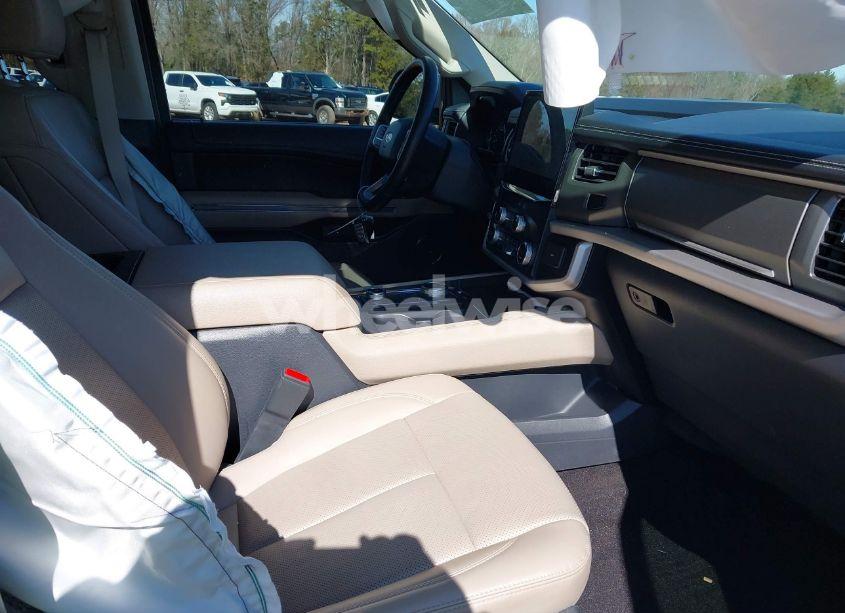 Photo 5 of 2022 Ford Expedition XLT MAX (VIN 1FMJK1JT0NEA61531)