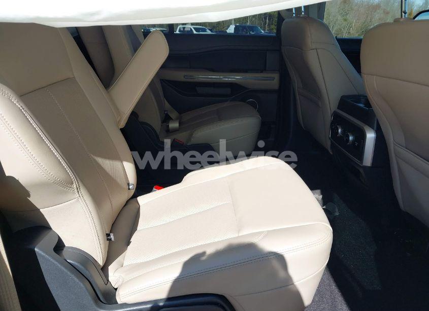 Photo 8 of 2022 Ford Expedition XLT MAX (VIN 1FMJK1JT0NEA61531)