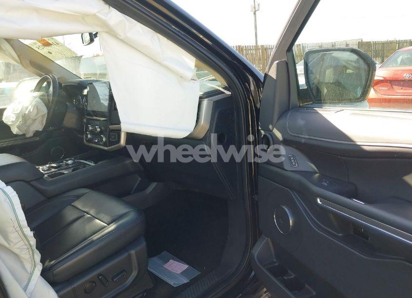 Photo 5 of 2022 Ford Expedition XLT MAX (VIN 1FMJK1JT0NEA66311)