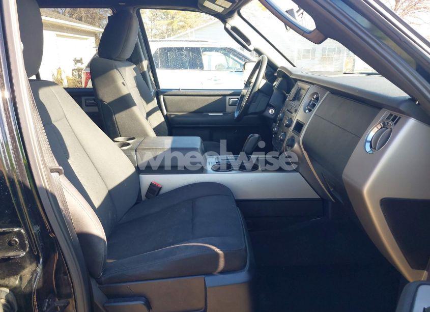 Photo 5 of 2017 Ford Expedition EL XLT (VIN 1FMJK1JT1HEA02136)