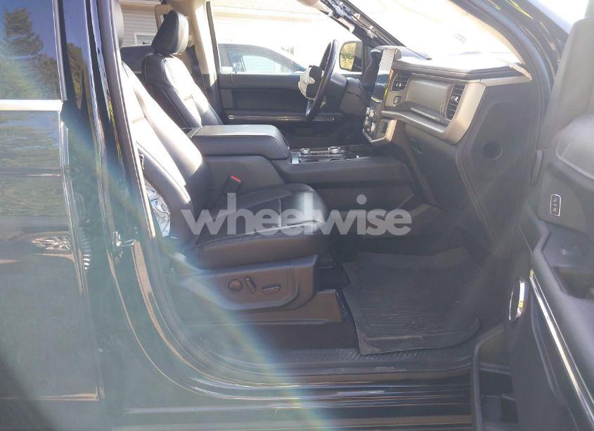 Photo 5 of 2022 Ford Expedition XLT MAX (VIN 1FMJK1JT2NEA20558)