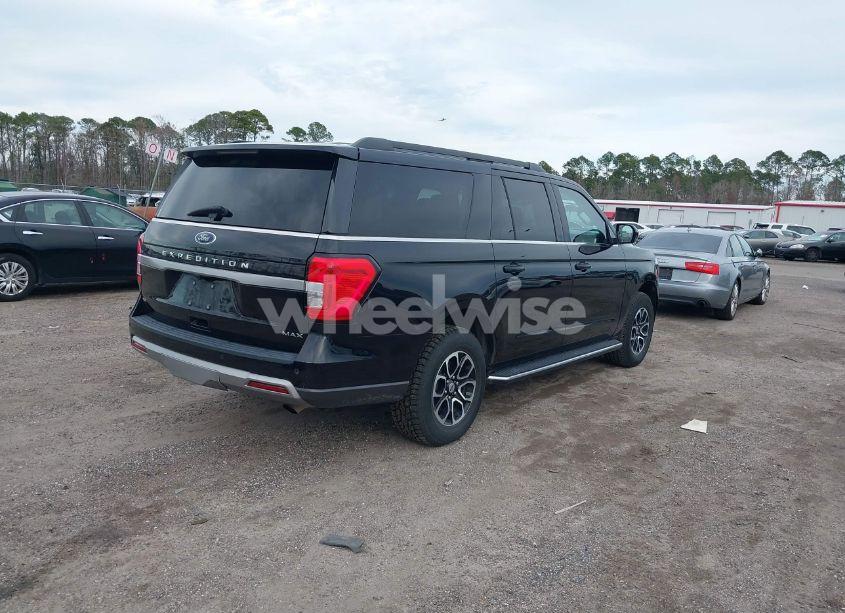 Photo 4 of 2022 Ford Expedition XLT MAX (VIN 1FMJK1JT2NEA57996)