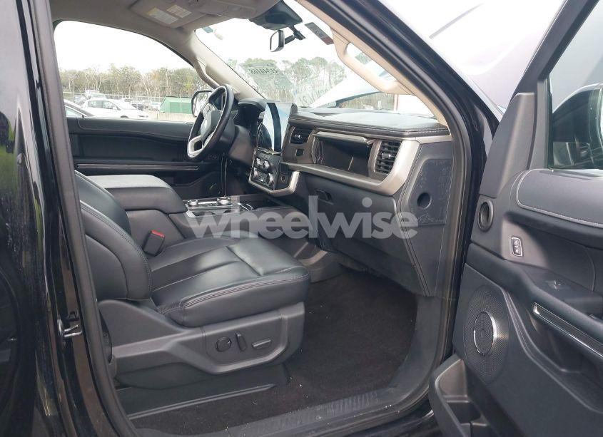 Photo 5 of 2022 Ford Expedition XLT MAX (VIN 1FMJK1JT2NEA57996)