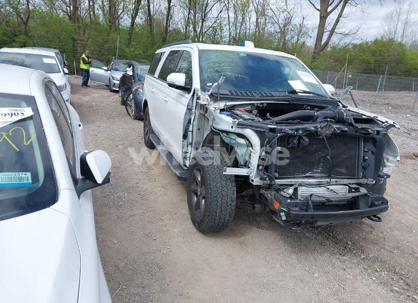 2018 Ford Expedition MAX XLT (VIN 1FMJK1JT4JEA31961) main photo