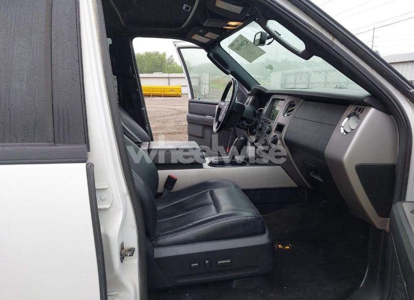 Photo 5 of 2017 Ford Expedition EL XLT (VIN 1FMJK1JT5HEA58063)