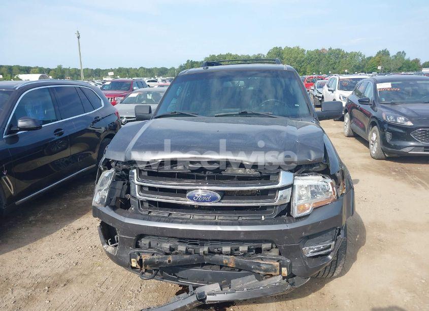 Photo 6 of 2017 Ford Expedition EL XLT (VIN 1FMJK1JT6HEA01144)