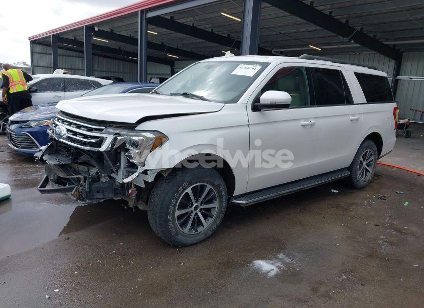 Photo 2 of 2018 Ford Expedition MAX XLT (VIN 1FMJK1JT6JEA43691)