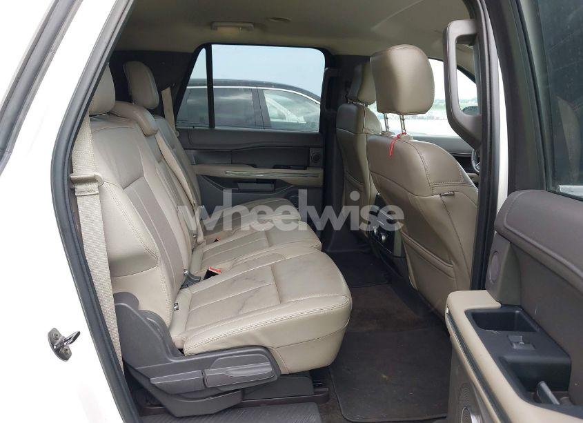 Photo 8 of 2018 Ford Expedition MAX XLT (VIN 1FMJK1JT6JEA43691)