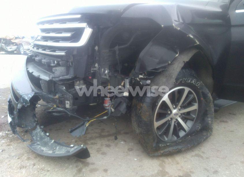 Photo 17 of 2019 Ford Expedition MAX XLT (VIN 1FMJK1JT6KEA17528)