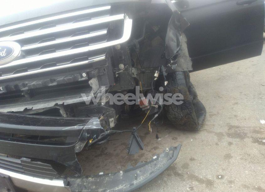 Photo 6 of 2019 Ford Expedition MAX XLT (VIN 1FMJK1JT6KEA17528)