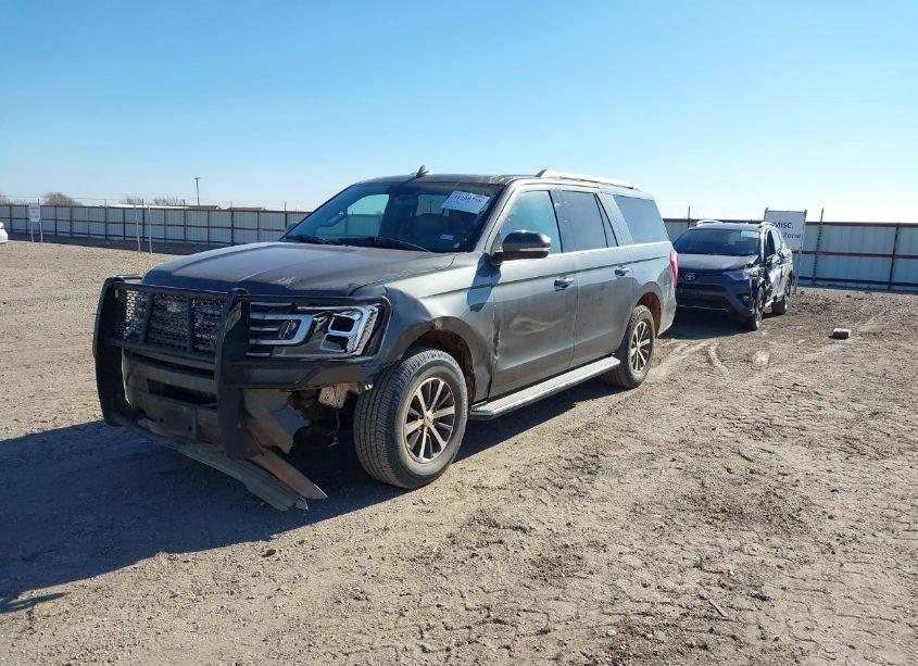 Photo 2 of 2019 Ford Expedition MAX XLT (VIN 1FMJK1JT6KEA44244)