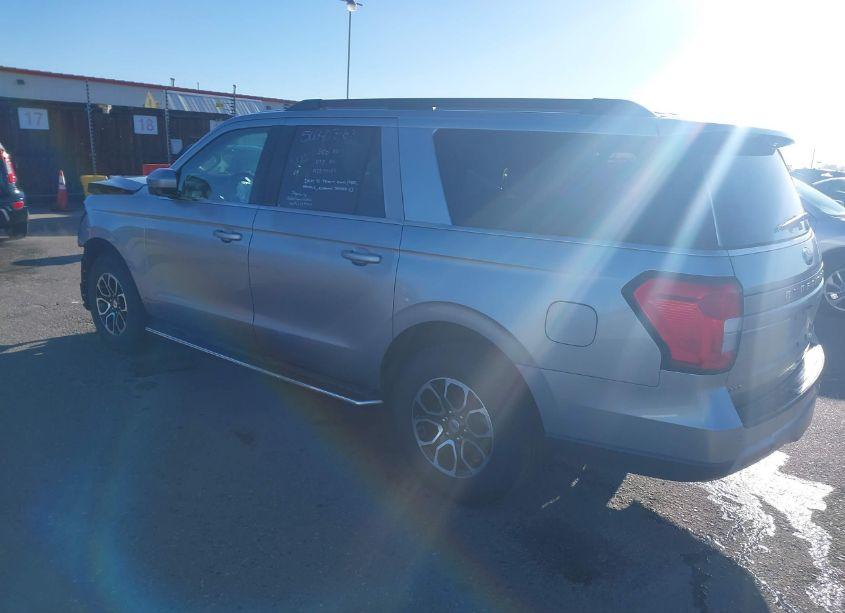 Photo 3 of 2022 Ford Expedition XLT MAX (VIN 1FMJK1JT6NEA58097)
