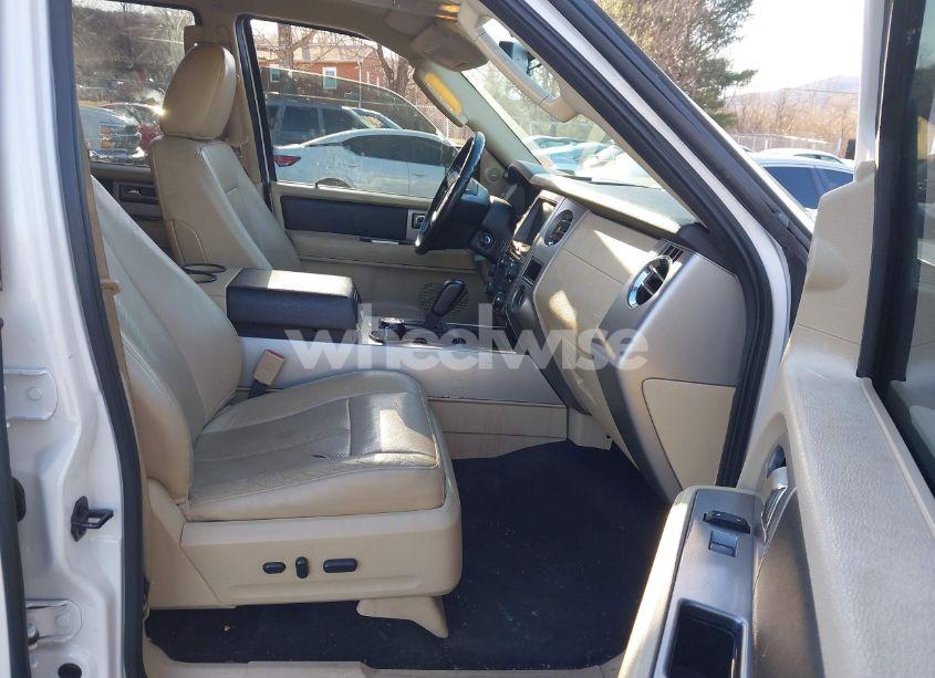 Photo 5 of 2016 Ford Expedition EL XLT (VIN 1FMJK1JT7GEF53895)