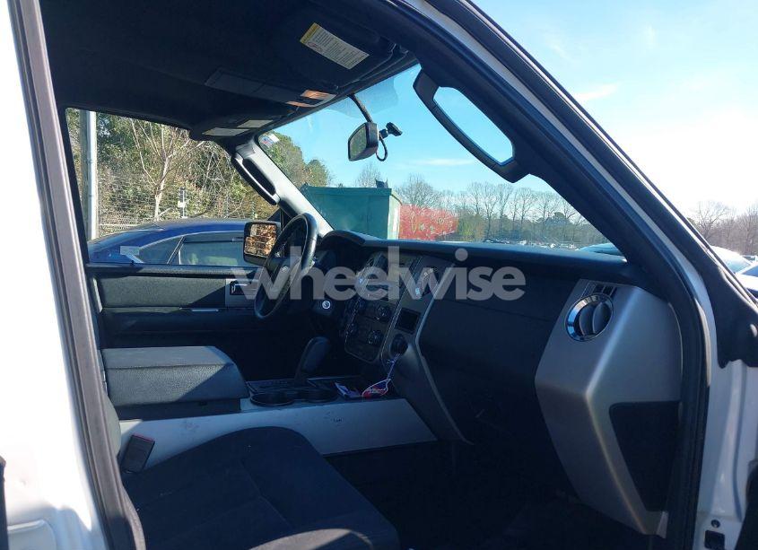 Photo 5 of 2017 Ford Expedition EL XLT (VIN 1FMJK1JT7HEA54287)