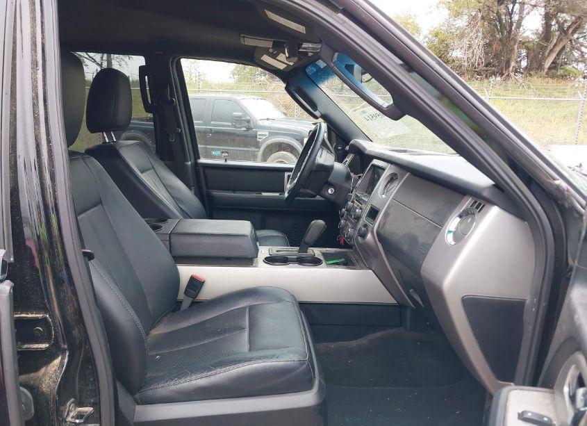 Photo 5 of 2017 Ford Expedition EL XLT (VIN 1FMJK1JT8HEA83040)