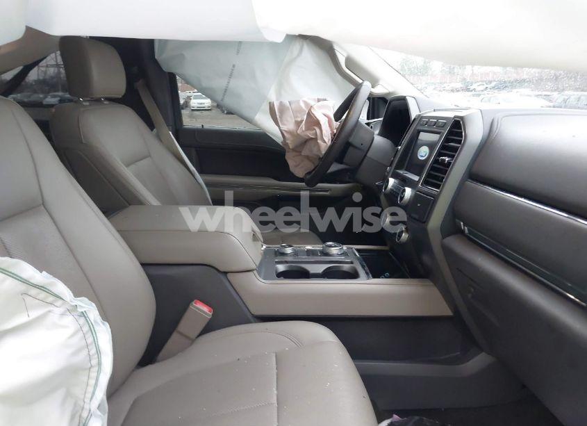 Photo 5 of 2019 Ford Expedition MAX XLT (VIN 1FMJK1JT8KEA12590)