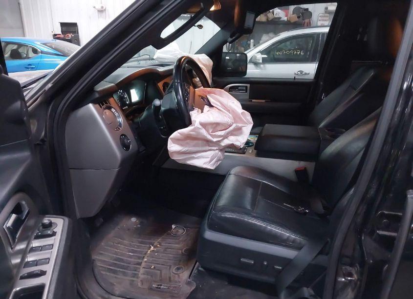 Photo 5 of 2016 Ford Expedition EL XLT (VIN 1FMJK1JT9GEF15827)