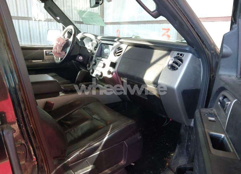 Photo 5 of 2017 Ford Expedition EL XLT (VIN 1FMJK1JT9HEA12221)