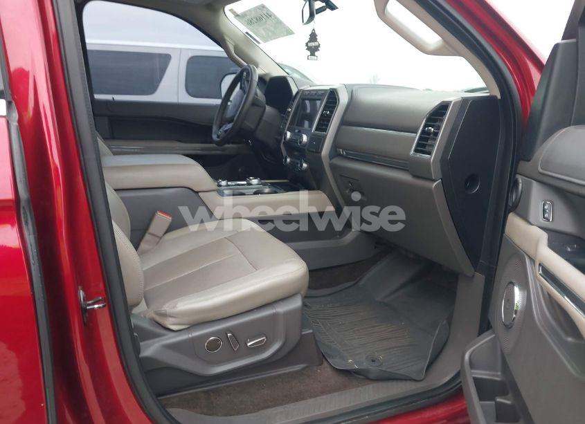 Photo 5 of 2018 Ford Expedition MAX XLT (VIN 1FMJK1JT9JEA51610)