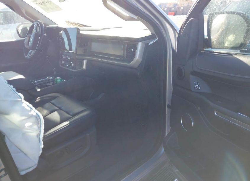 Photo 5 of 2022 Ford Expedition XLT MAX (VIN 1FMJK1JT9NEA27345)