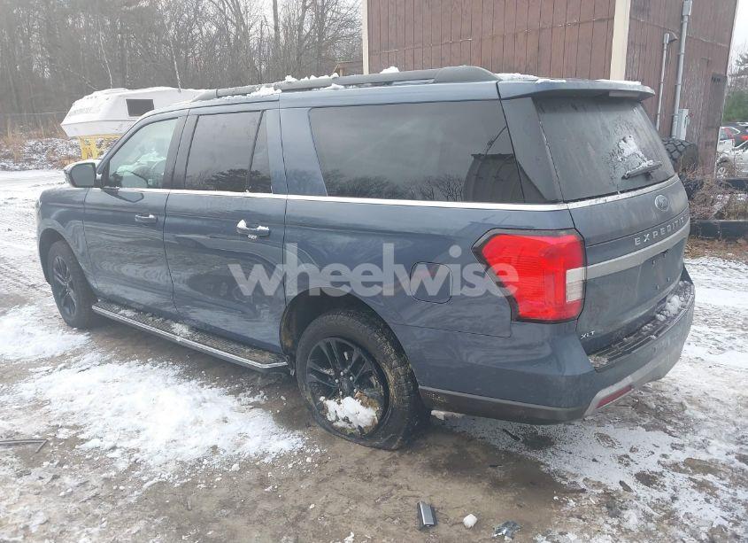 Photo 3 of 2022 Ford Expedition XLT MAX (VIN 1FMJK1JT9NEA54528)
