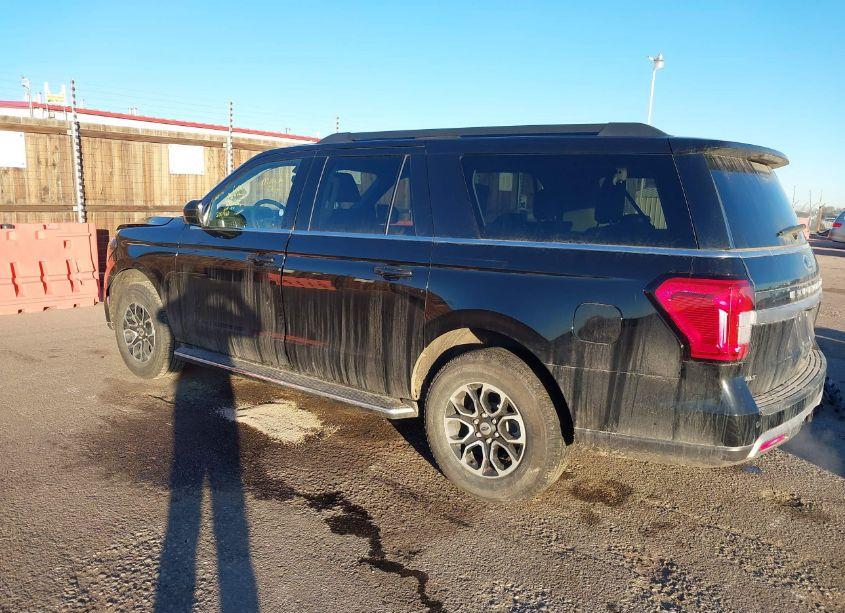 Photo 3 of 2022 Ford Expedition XLT MAX (VIN 1FMJK1JT9NEA58868)