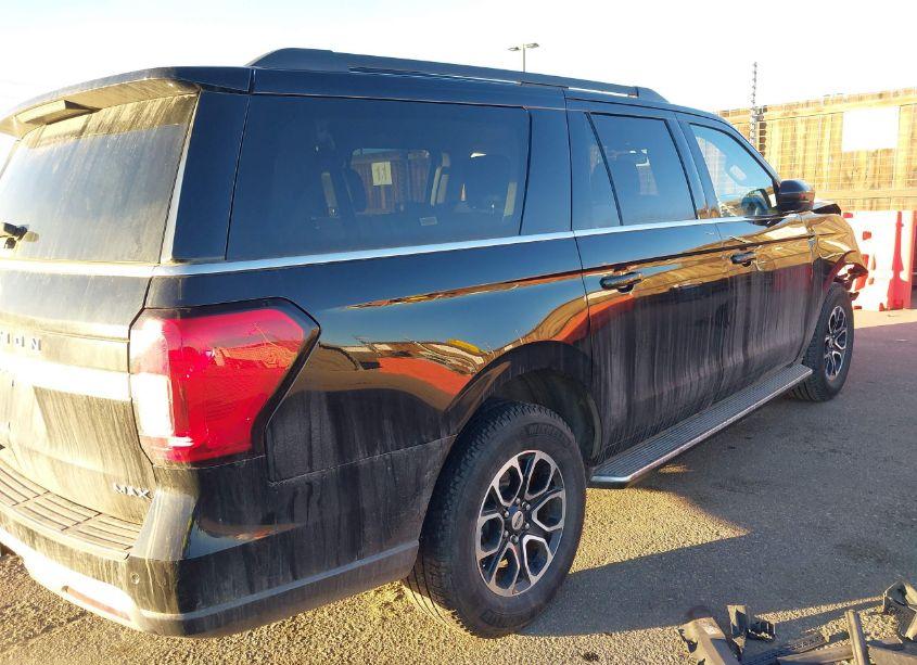 Photo 4 of 2022 Ford Expedition XLT MAX (VIN 1FMJK1JT9NEA58868)