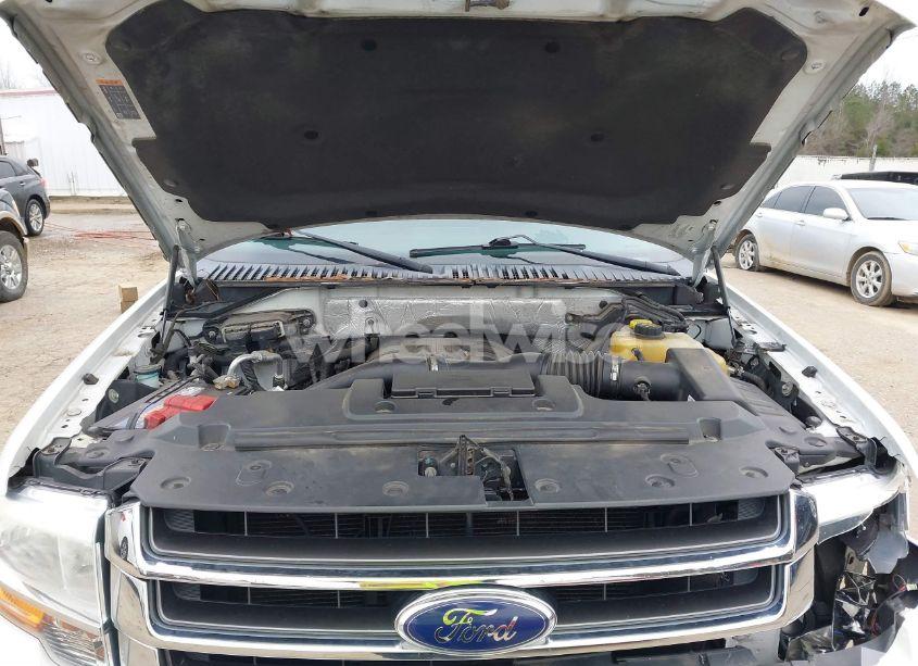 Photo 10 of 2016 Ford Expedition EL XLT (VIN 1FMJK1JTXGEF25976)