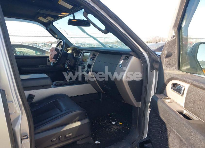 Photo 5 of 2017 Ford Expedition EL XLT (VIN 1FMJK1JTXHEA79457)