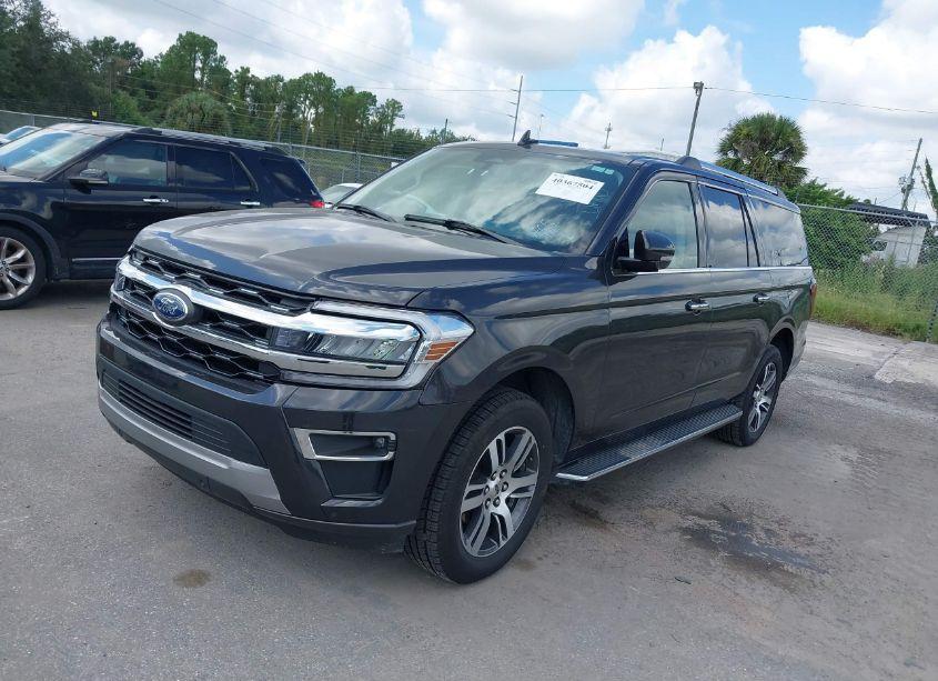 Photo 2 of 2022 Ford Expedition LIMITED MAX (VIN 1FMJK1KT2NEA58032)