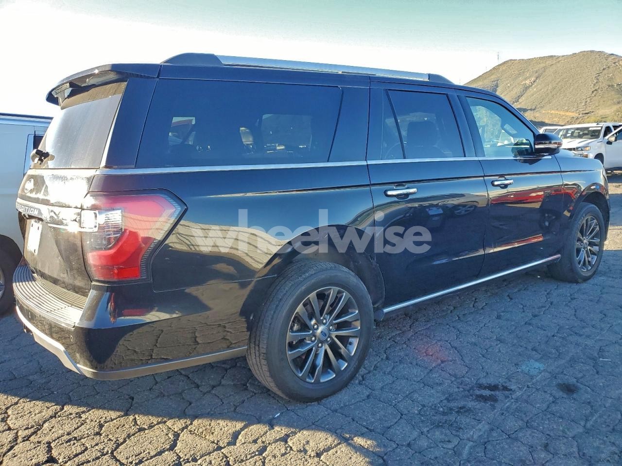 Photo 3 of 2020 FORD EXPEDITION MAX LIMITED (VIN 1FMJK1KT8LEA39207)