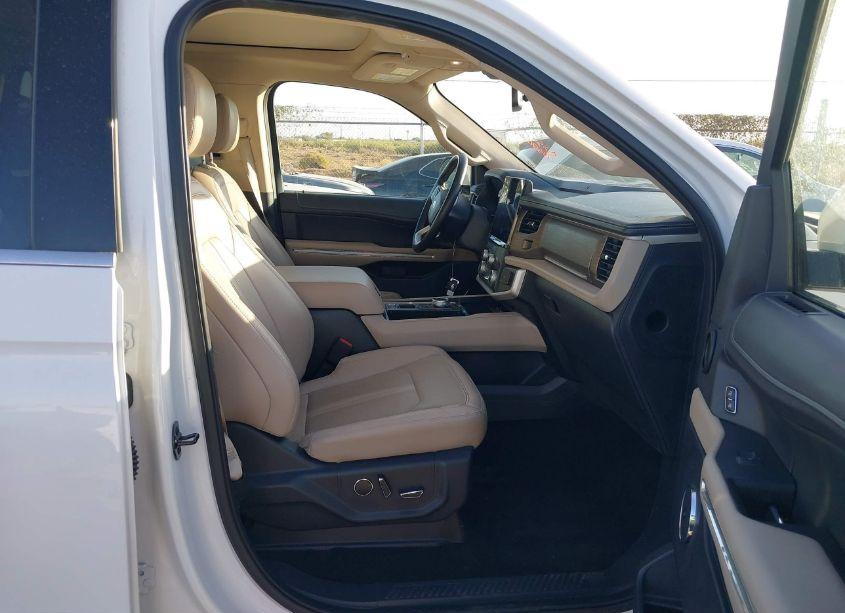 Photo 5 of 2022 Ford Expedition LIMITED MAX (VIN 1FMJK1KTXNEA58019)