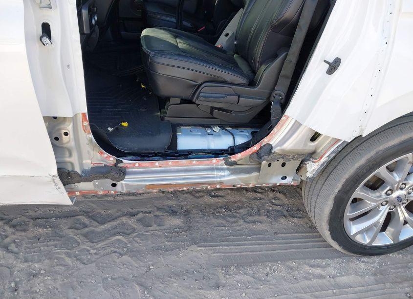 Photo 6 of 2019 Ford Expedition MAX PLATINUM (VIN 1FMJK1MT7KEA67950)