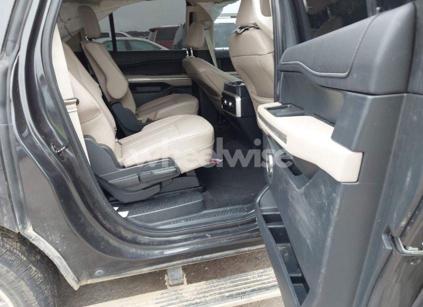 Photo 8 of 2024 Ford Expedition LIMITED MAX (VIN 1FMJK2A82REA05601)